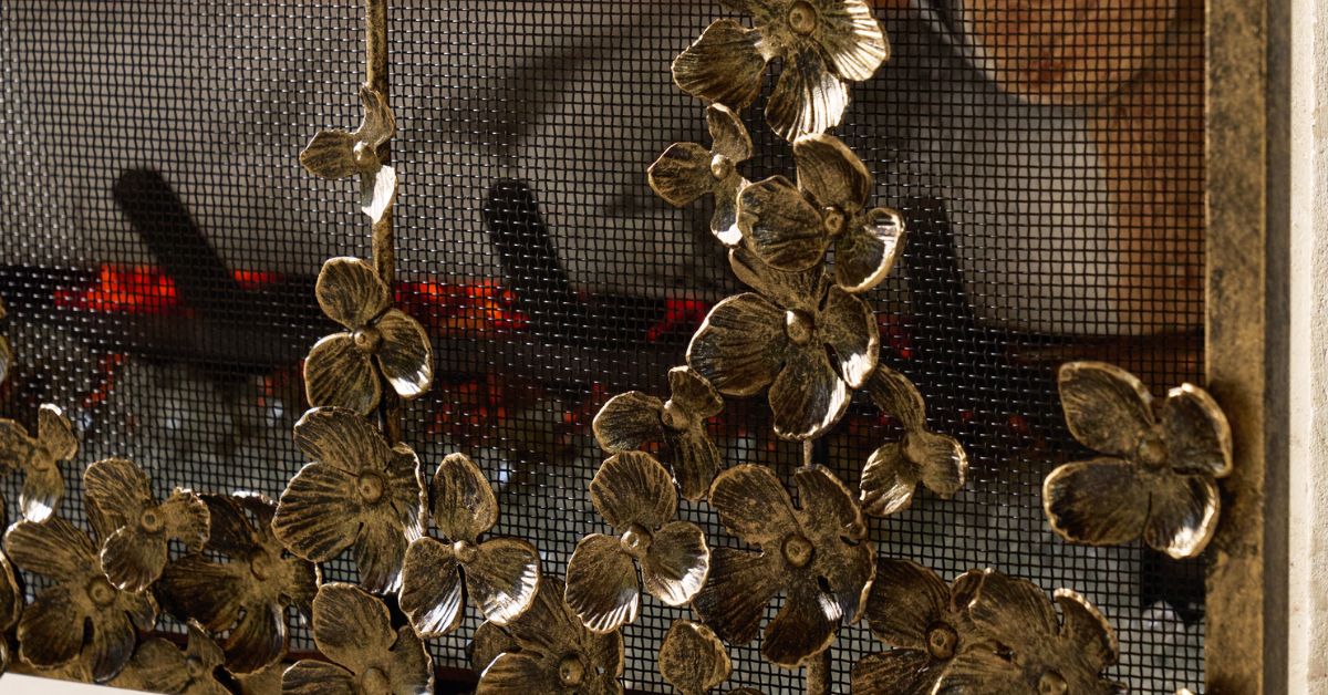 Lighting Techniques To Highlight Your Fireplace Screen