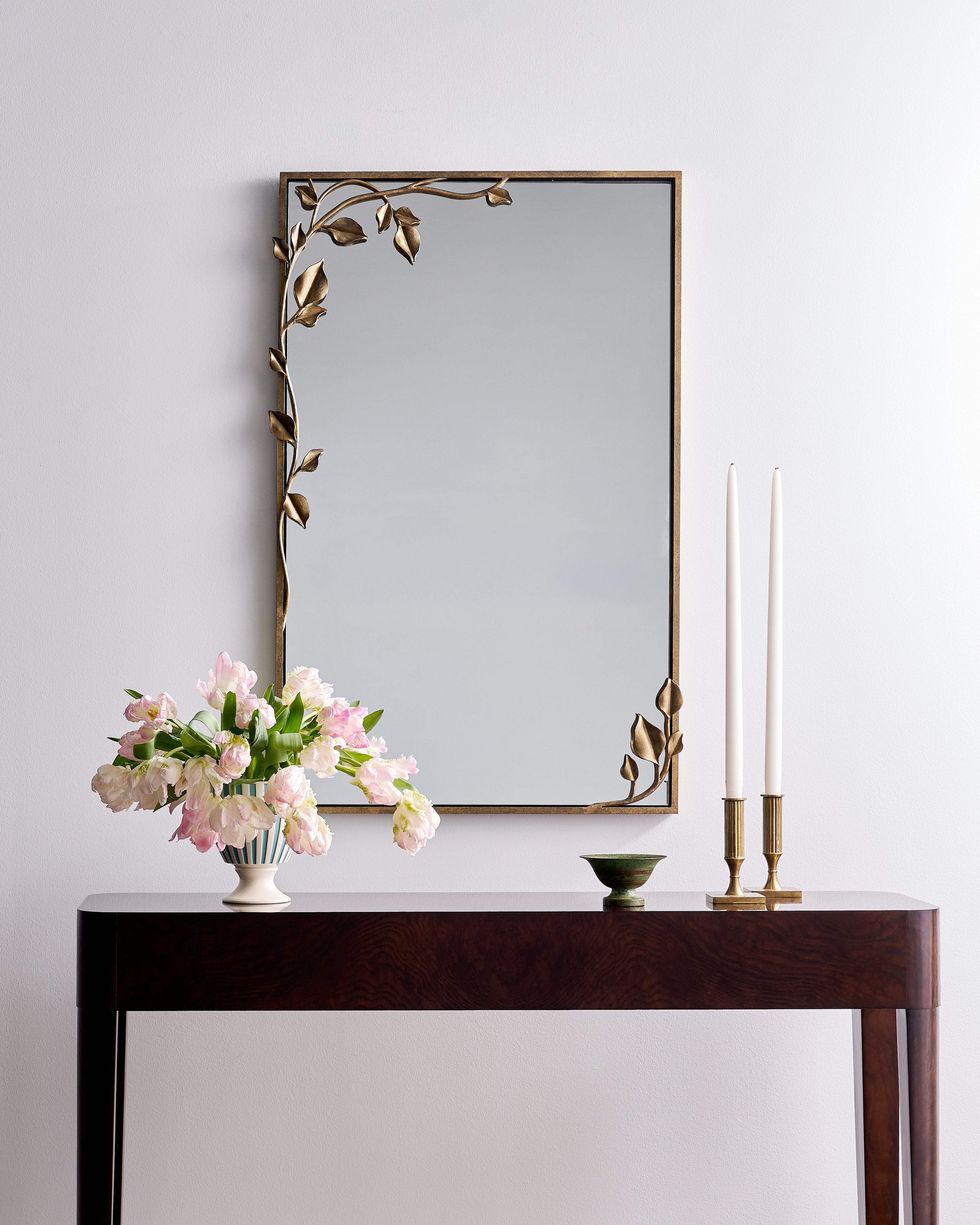 Graceful Mirror