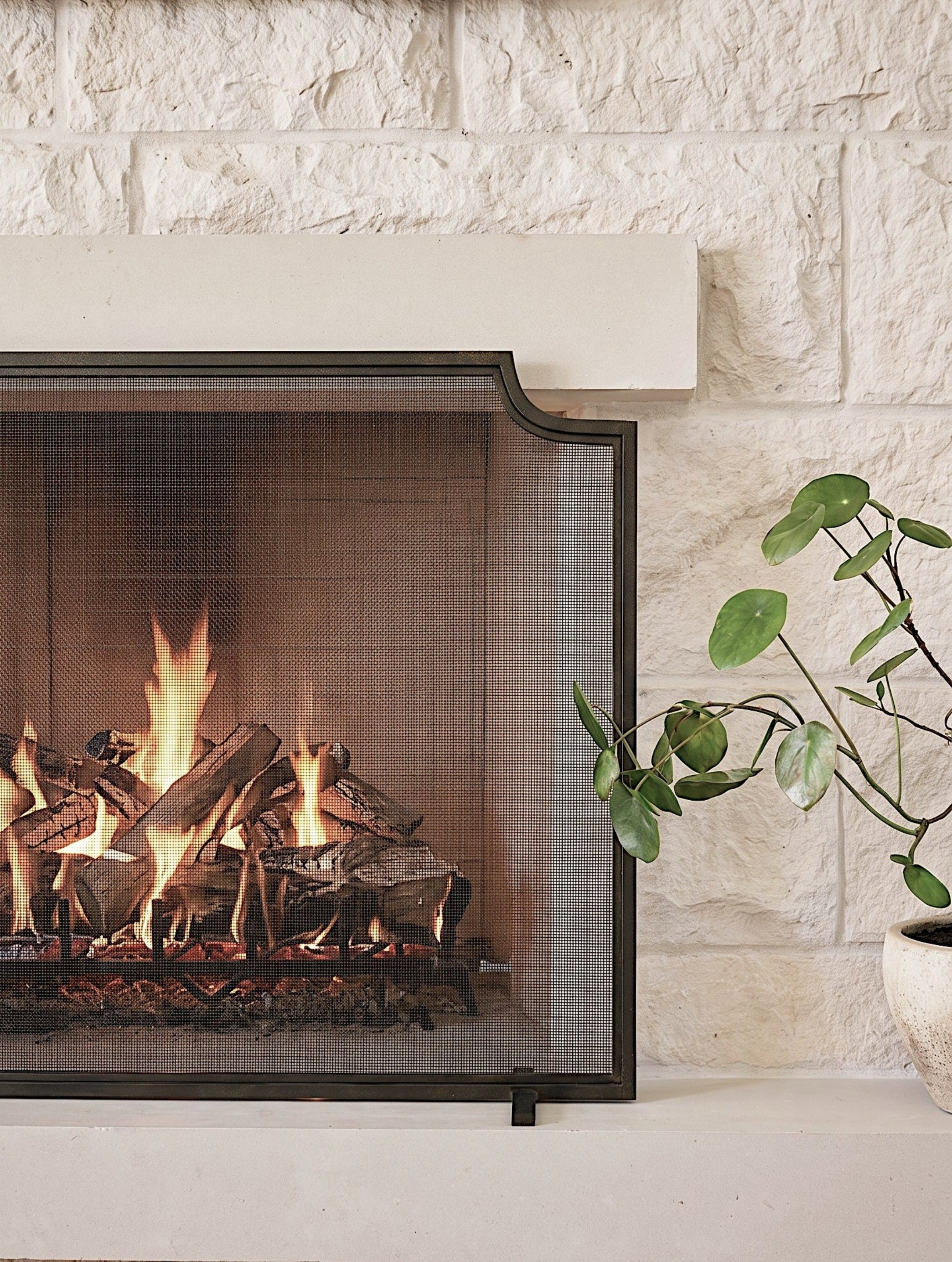 Linden Fireplace Screen in Gold Rubbed Black
