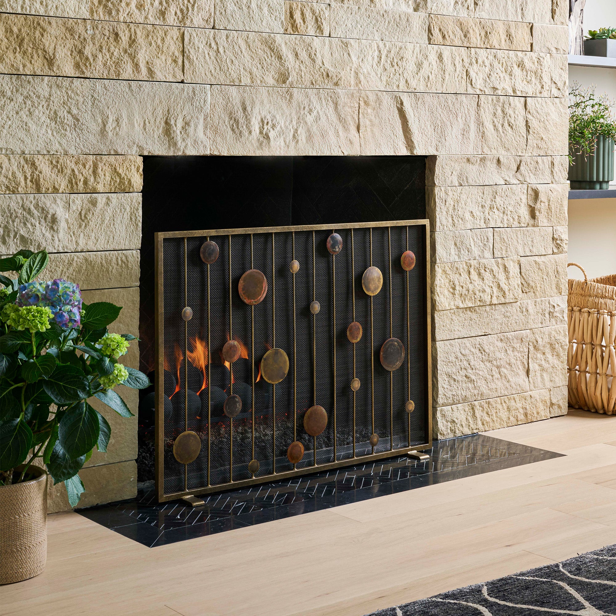 Striker Fireplace Screen