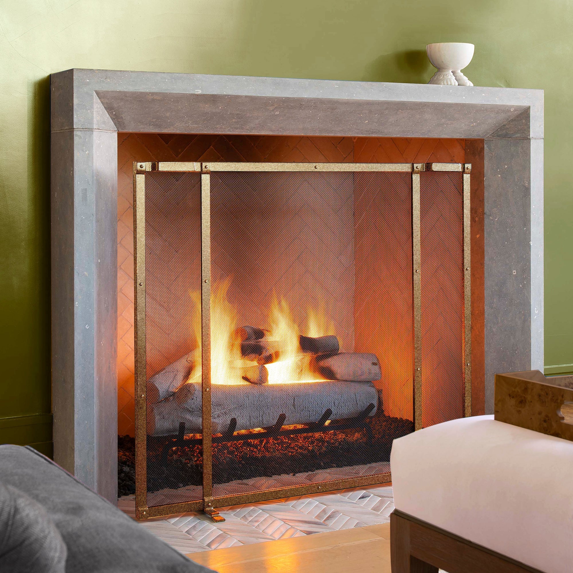 Gunnison Fireplace Screen in Warm Black